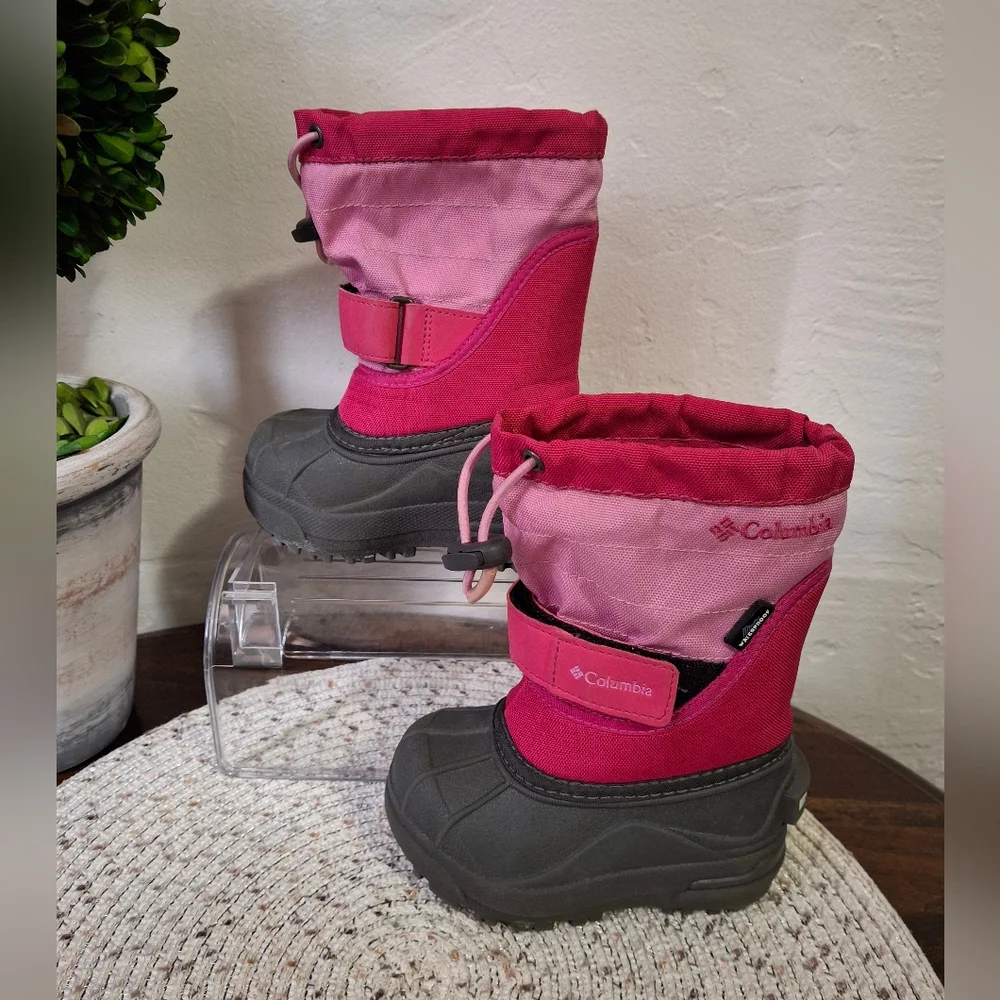 Kid's Columbia Pink and Gray Winter Boots Size 6.